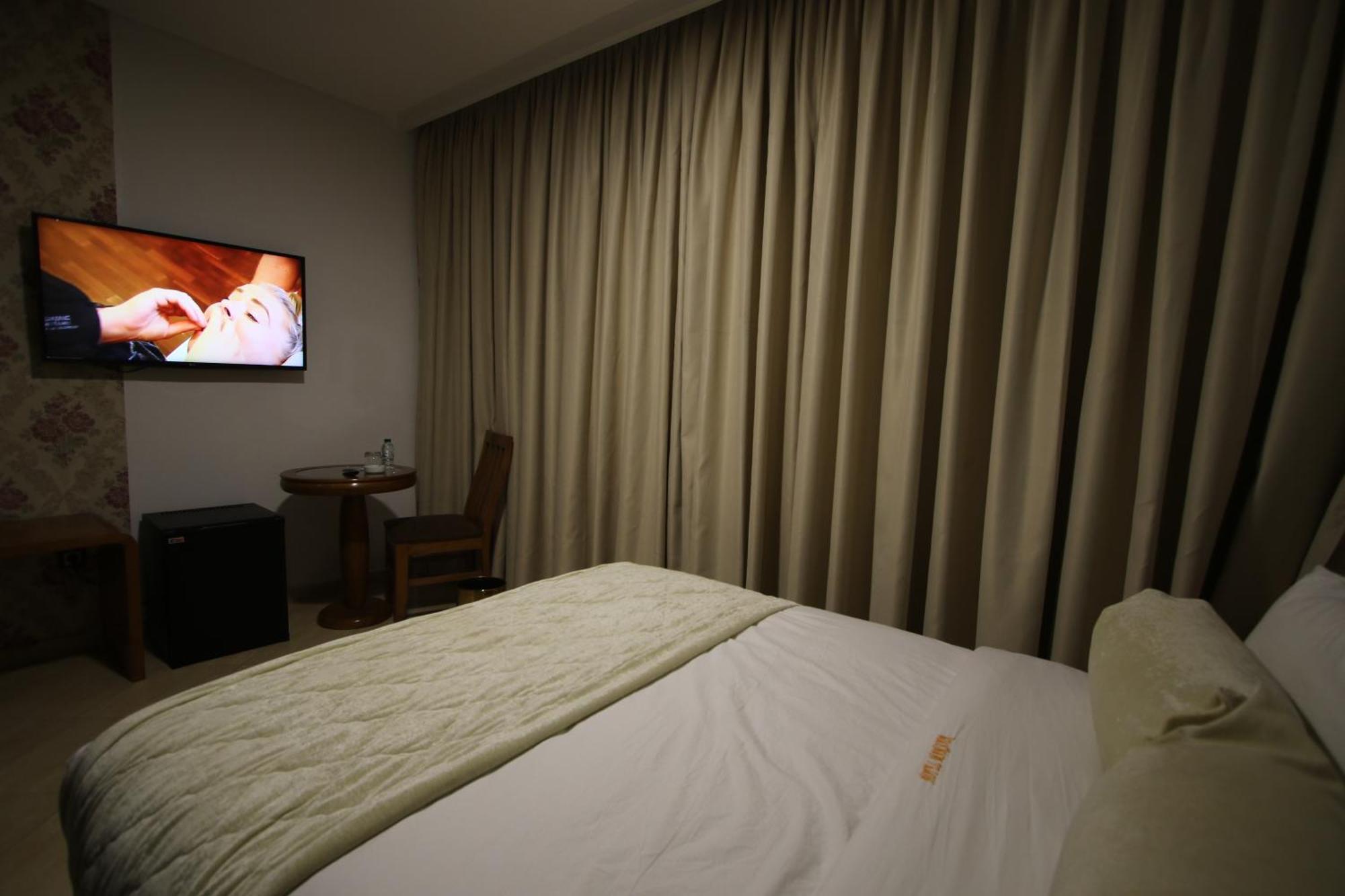 דאחלה Hotel Mansour מראה חיצוני תמונה